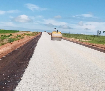 A ASSOCIAÇÃO AGROLOGISTICA, RECEBE VISTORIA DA SINFRA/MT NA OBRA DE PAVIMENTAÇÃO DA MT-244 (CAMPO VERDE/MT)