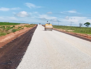 A ASSOCIAÇÃO AGROLOGISTICA, RECEBE VISTORIA DA SINFRA/MT NA OBRA DE PAVIMENTAÇÃO DA MT-244 (CAMPO VERDE/MT)